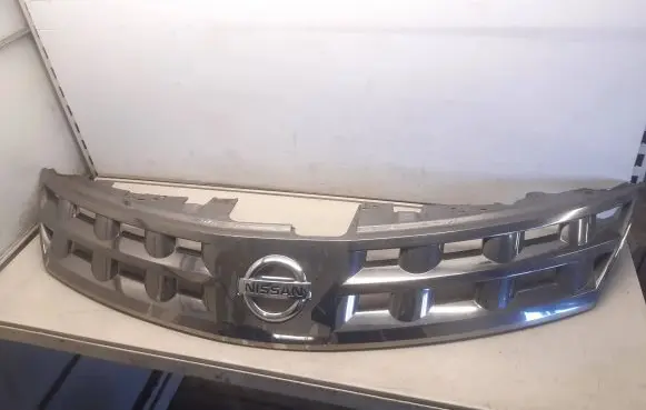 Nissan Murano Z50 Front bumper upper radiator grill 62310CA000