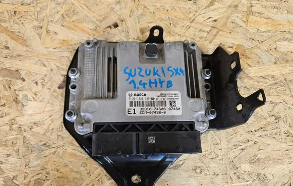 Suzuki SX4 S-Cross Engine control unit/module 3391074S00