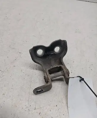 Peugeot 107 Front door lower hinge 