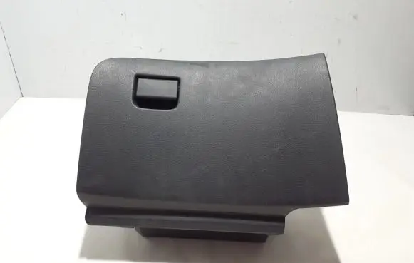 Nissan Qashqai Glove box 685104EH0A