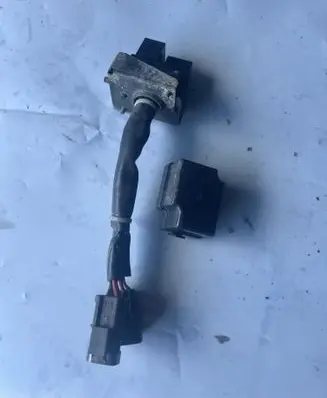 Mitsubishi Pajero Relay mounting block 11200020020 11200010071
