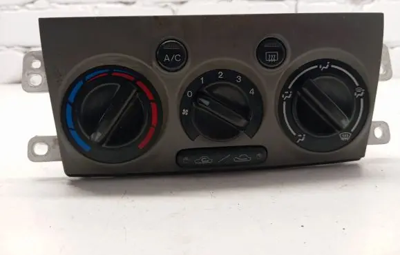 Mazda Premacy Climate control unit CB08A