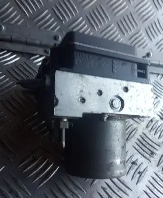 Mercedes-Benz B W245 ABS Pump 0265230870 A0064316712