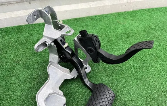 Audi A8 S8 D4 4H Brake pedal bracket assembly 4G1723117 4H1723140A 8K1723523A