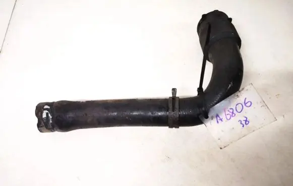 Volkswagen PASSAT B5 Engine coolant pipe/hose 8d0121101k
