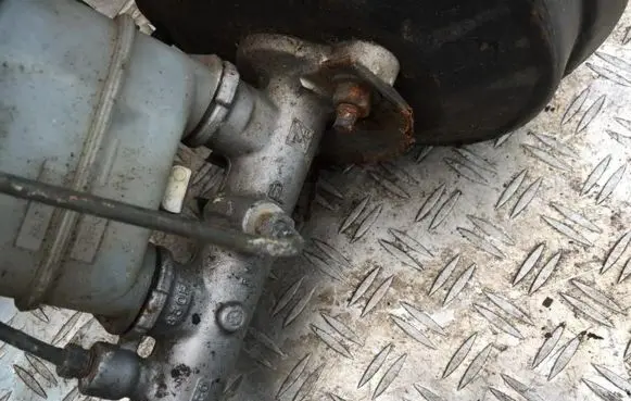 Master brake cylinder