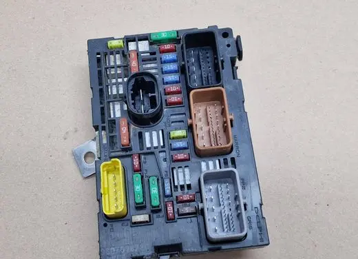 Peugeot Partner BSM Control unit 9807028780