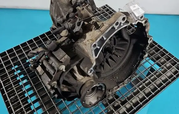 Manual 5 speed gearbox
