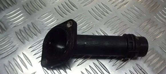 Volkswagen PASSAT B5.5 Engine coolant pipe/hose 038121121B