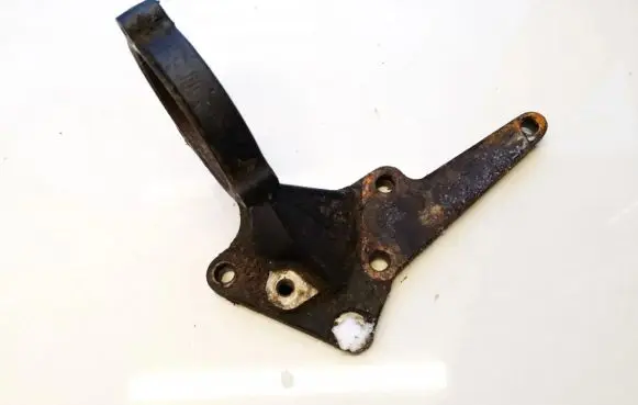 Nissan X-Trail T30 Engine mounting bracket
