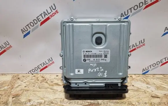 BMW 5 F10 F11 Engine control unit/module 8513242 0281017679