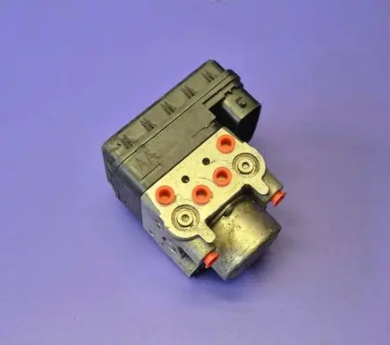 Suzuki Jimny ABS Pump 5610076J00 1338000250