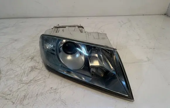 Skoda Octavia Mk2 (1Z) Headlight/headlamp 