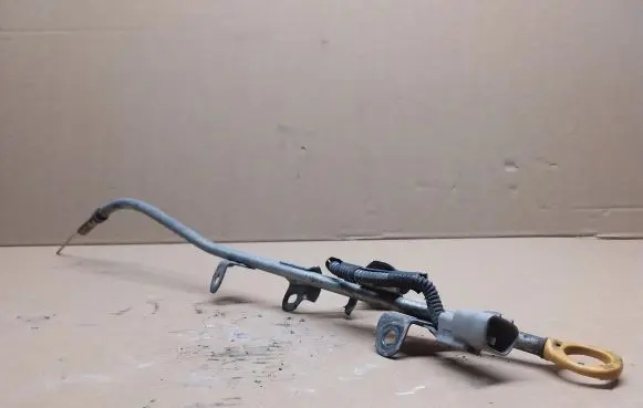 Oil level dip stick