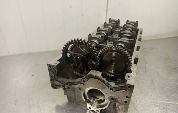 Mercedes-Benz C W203 Engine head A6110105020