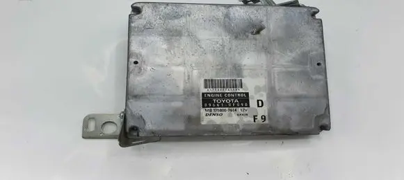 Toyota Corolla Verso AR10 Engine control unit/module 896610F090 MB1758007614