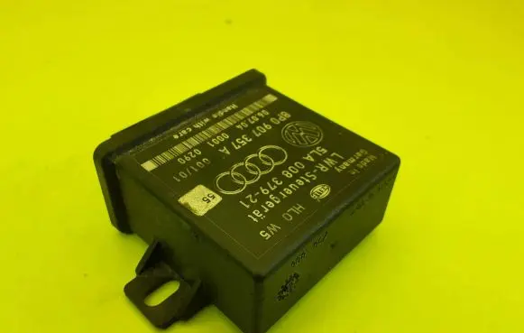 Audi A6 S6 C6 4F Light module LCM 8P0907357A 00010290 5LA00837921