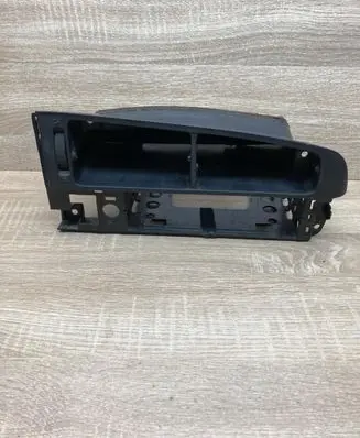Volkswagen Golf III Dash center air vent grill 1H6819736