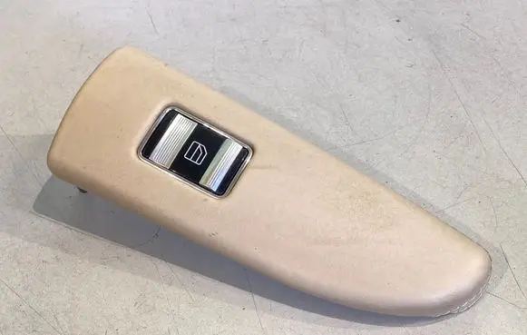 Mercedes-Benz S W221 Electric window control switch A22182017