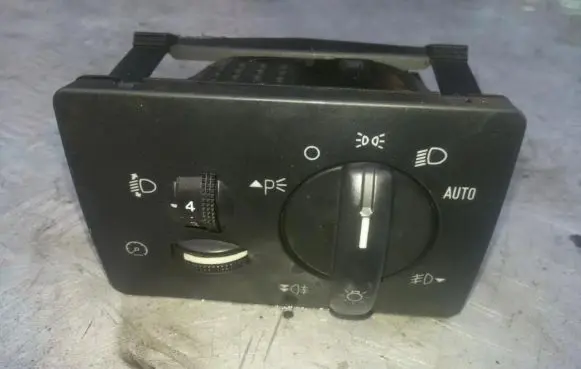 Ford Focus Light switch 4M5T13A024DA