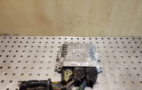 Ford Focus Engine control unit/module S180133036F BV6112A650NM BV6112A650NN