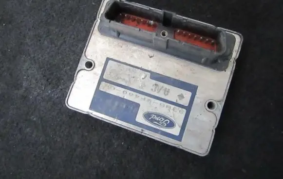 Ford Mondeo MK I Gearbox control unit/module 93BB9F480CB 93BB-9F480-CB