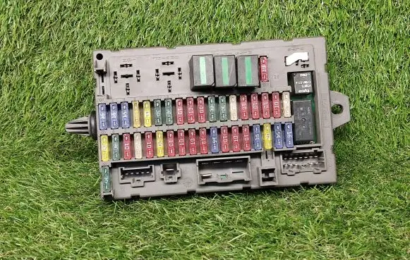 Land Rover Discovery Power management control unit YQE000251 518800008