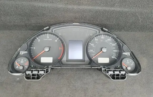 Audi A4 S4 B7 8E 8H Speedometer (instrument cluster) 8H0920951D RB8