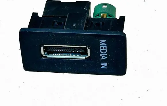 Volkswagen Golf VII USB socket connector 5G0035222A 5Q0035736 14468