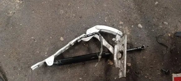 BMW X5 E53 Front bonnet/hood damper/strut 8402551