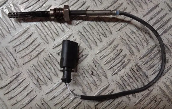 Audi A4 S4 B8 8K Exhaust gas temperature sensor 03L906088D