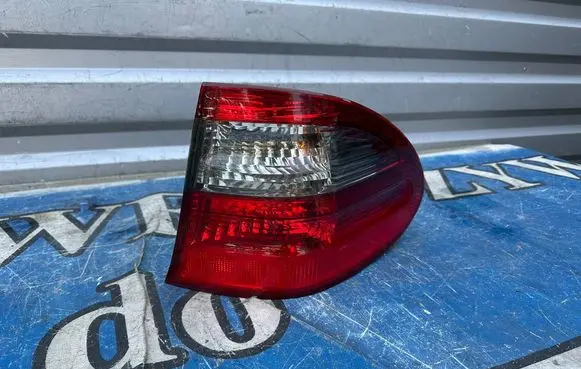Mercedes-Benz E W211 Rear/tail lights A2118202864