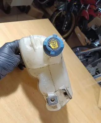 Mitsubishi Colt Coolant expansion tank/reservoir MR597674