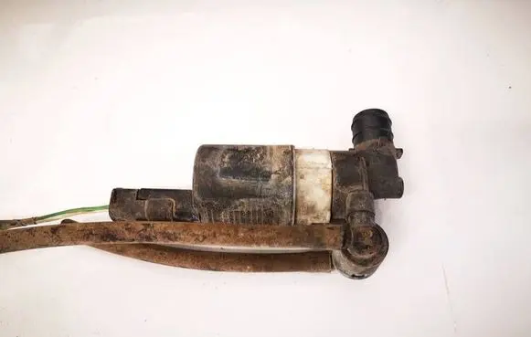 Renault Laguna III Windscreen/windshield washer pump 8200031805 7700430078