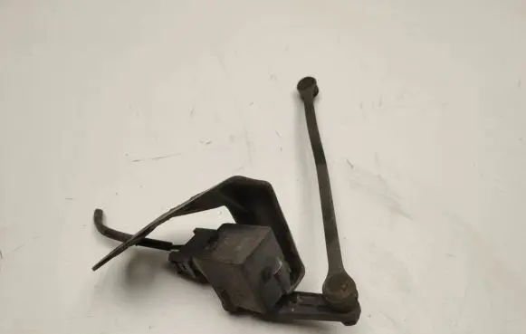 Mercedes-Benz S W220 Rear air suspension level height sensor A0105427717
