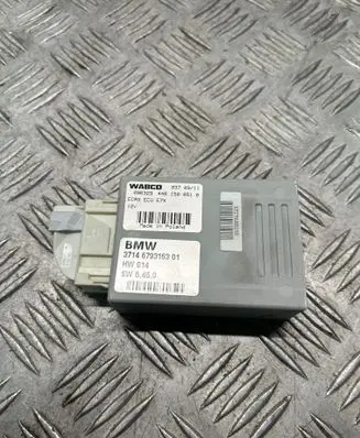 BMW X5 E70 Air suspension control unit module (rear) 6793163