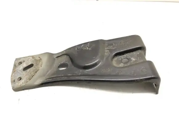 Volkswagen PASSAT B6 Fender mounting bracket 3C0821141