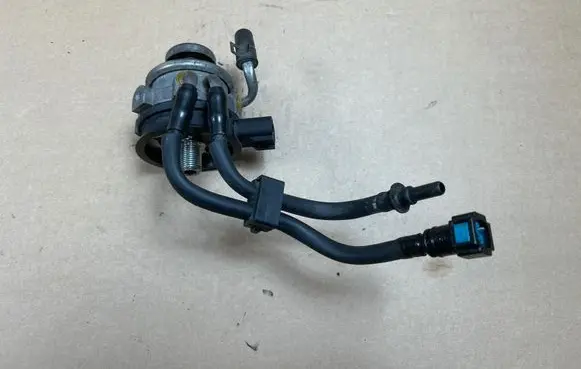 KIA Optima Fuel filter bracket/mount holder F2400050