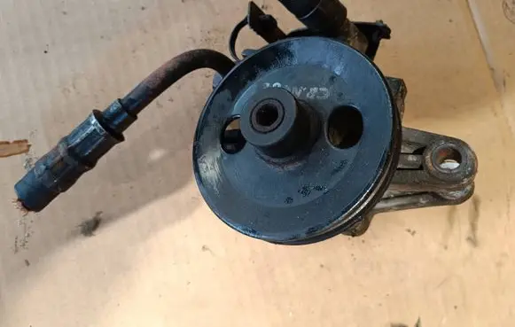 Hyundai Tucson JM Power steering pump