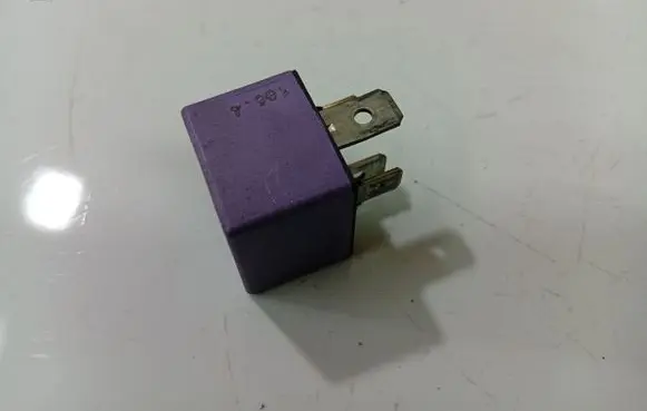 Renault Laguna I Other relay 03525