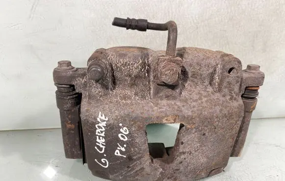 Jeep Grand Cherokee (WK) Front brake caliper