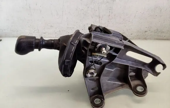 Volkswagen Transporter - Caravelle T5 Gear shifter/selector 7H0711061C 7H0711025E