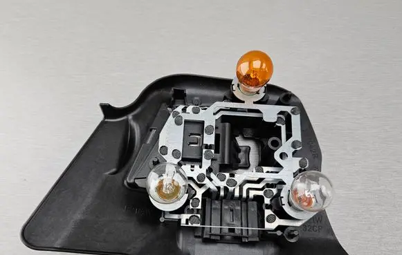 BMW 3 E46 Tail light bulb cover holder 8383828 63218383828