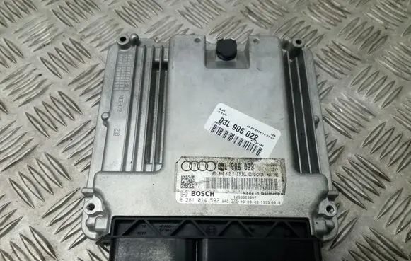 Audi A4 S4 B8 8K Engine control unit/module ECU 03L906022 EDC17CP14