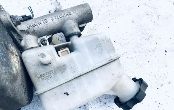 Hyundai Tucson JM Master brake cylinder bm341106 bm111073c