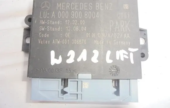Mercedes-Benz E W212 Parking PDC control unit/module A0009008004