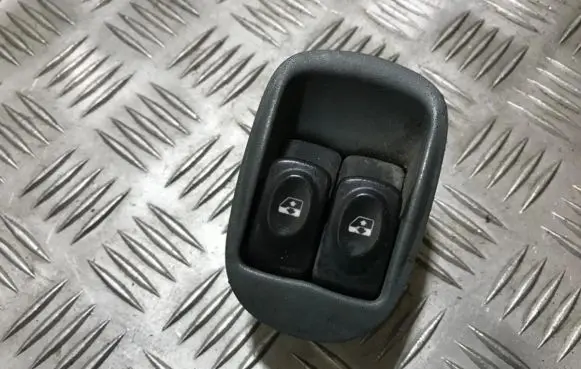 Renault Scenic I Electric window control switch