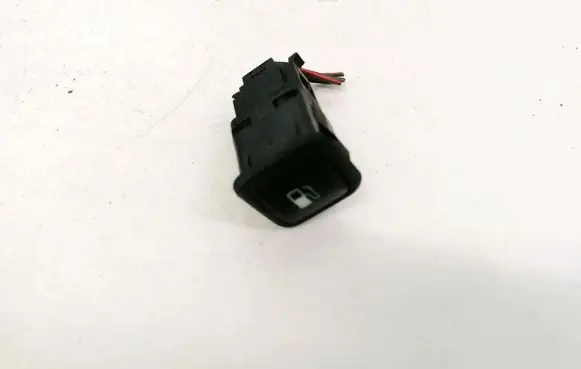 Volkswagen PASSAT B5 Fuel tank opening switch 3B0959833A 03000313