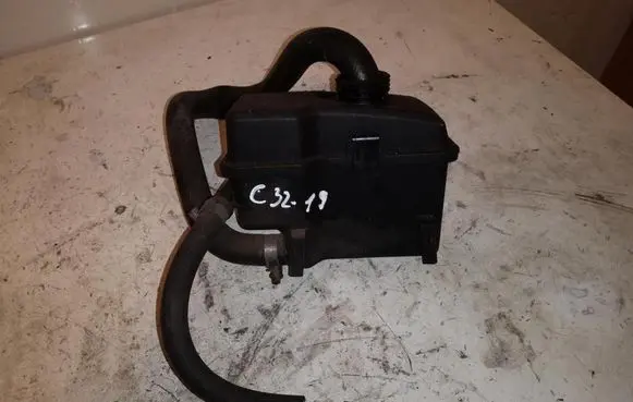 Volvo XC90 Brake fluid reservoir 