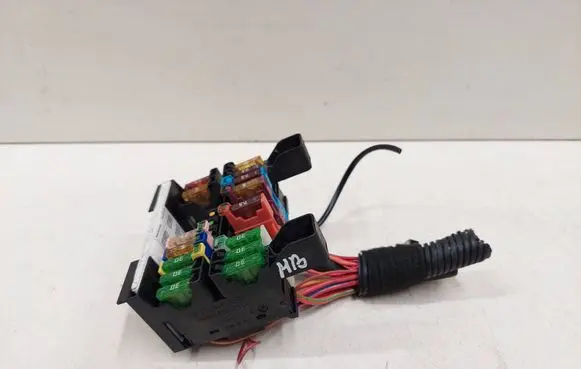 Mercedes-Benz E W211 Fuse module 2115450301 13943311